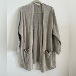 DONNI one size fits most cardigan. Ribbed light gray.